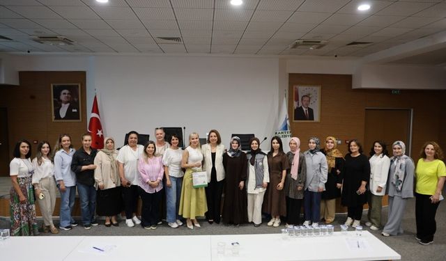 Kartepe'de belediye çalışanlarına stresle başa çıkma yöntemleri anlatıldı