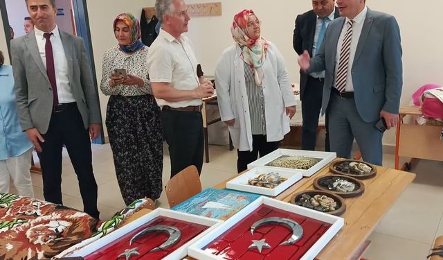 Kaymakam Türker Halk Eğitimi Merkezi kursiyerleriyle bir araya geldi