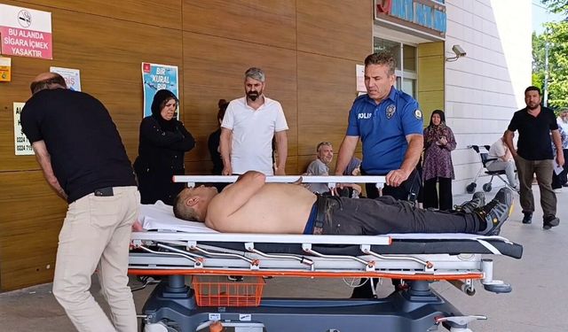 Kiraz toplamak için ağaca çıktı, düşerek ağır yaralandı