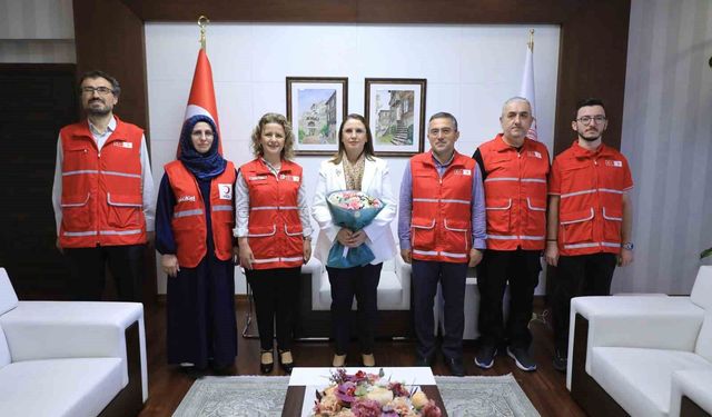 Kızılay'dan Vali Nurtaç Arslan'a teşekkür