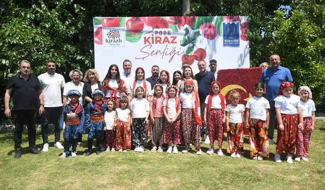 Kuşadası'nda Kiraz Şenliği coşkuyla başladı