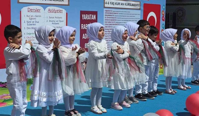Kütahya'da 4-6 Yaş Kur'an Kursu öğrencilerinden yıl sonu coşkusu
