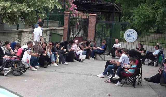 LGS heyecanı başladı, binlerce öğrenci iyi bir lise için yarışıyor