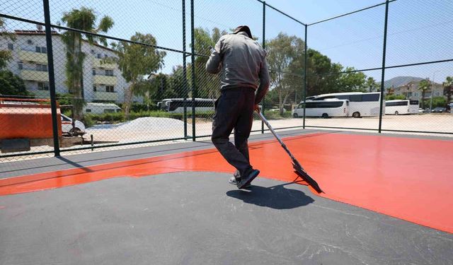 Marmaris'te beş mahalleye spor yatırımı