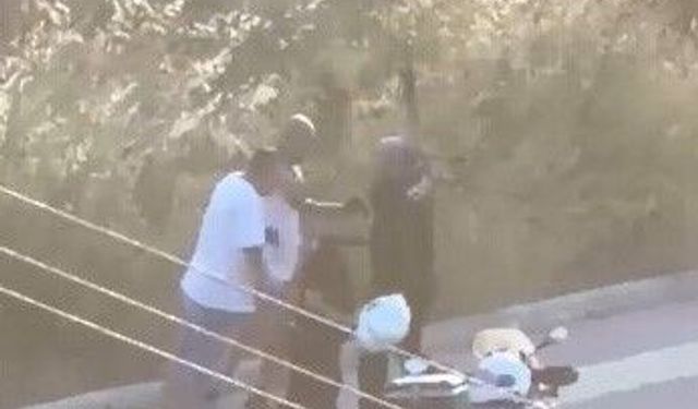 Mersin'de üst aramasında polislere direnen şahıslar ile polisler arasında arbede