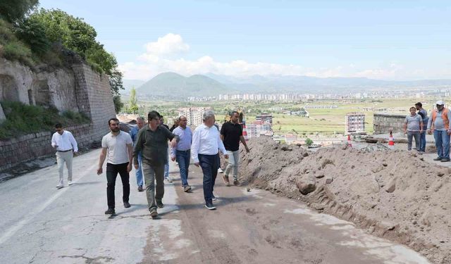 Mimarsinan mahallesinde çöken istinat duvarında inceleme yapıldı