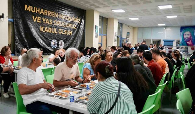 Muharrem ayının ilk orucu Kartal Cemevi'nde açıldı