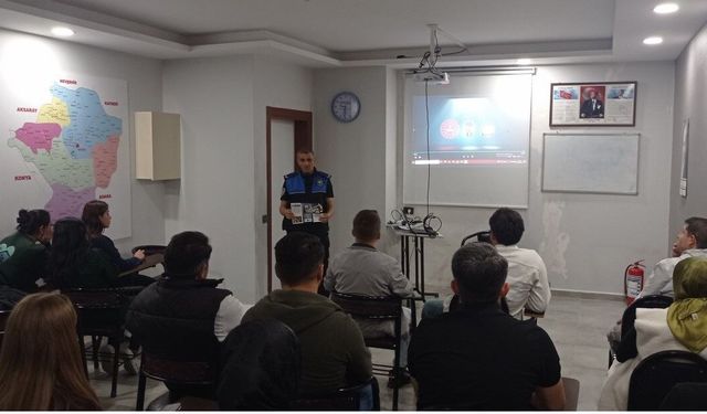 Niğde polisinden dolandırıcılığa karşı bilgilendirme çalışması