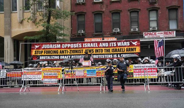 Ortodoks Yahudiler, New York'ta İsrail Devleti'ni ve zorunlu askerlik uygulamasını protesto etti