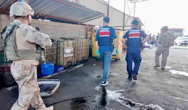 Osmaniye'de toprağa gömülü tankta kaçak akaryakıt bulundu