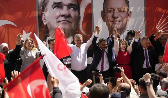 Özgür Özel Tekke'de konuştu