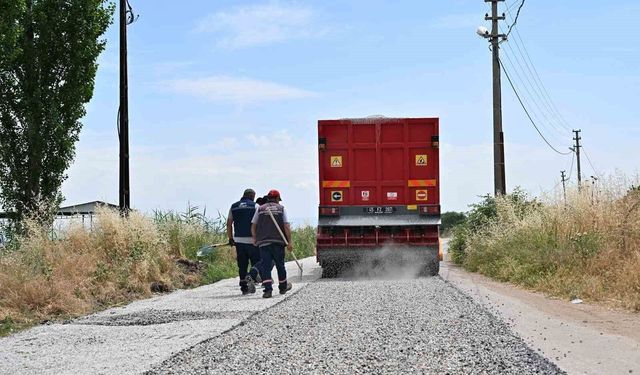 Salihli'de 5 mahalleyi bağlayan yol baştan sona yenilendi