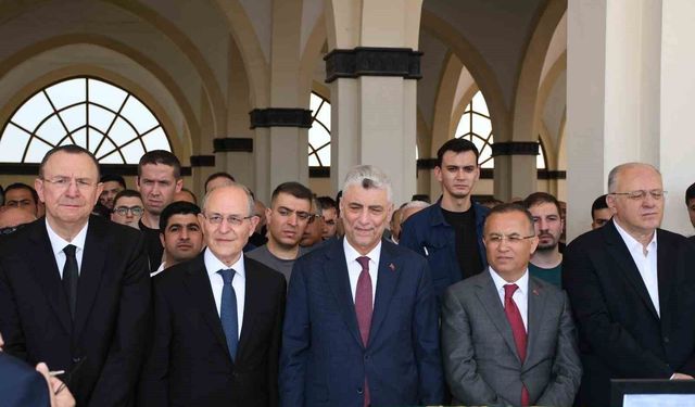 Sanayici Mehmet Ali Topçuoğlu, dualarla son yolculuğuna uğurlandı
