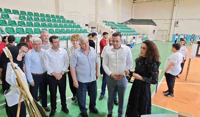 Sarıgöl'de genç yeteneklerden sanat şöleni