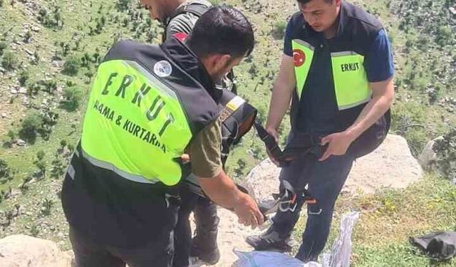 Siirt'te mahsur kalan keçi için seferber oldular: ERKUT ekipleri 8 günlük esareti bitirdi