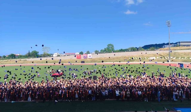Sinop Üniversitesi'nde mezuniyet coşkusu