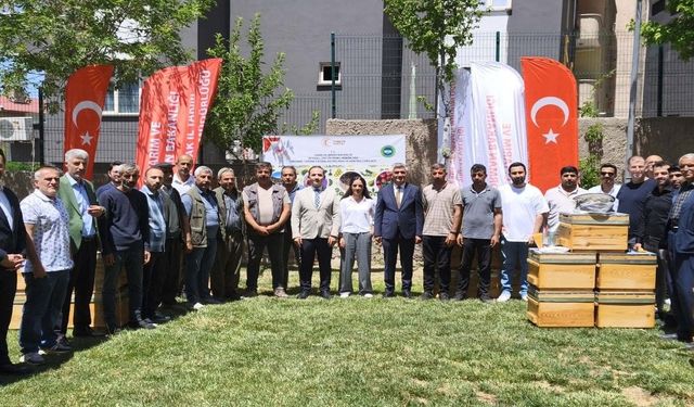 Şırnak'ta 25 üreticiye yüzde 75 hibeli arıcılık ekipmanı dağıtıldı
