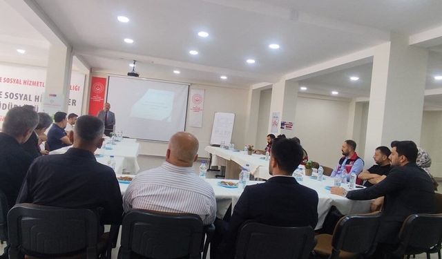 Şırnak'ta muhtarlarla güçlü aile için ortak akıl toplantısı