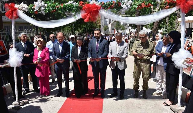 Siverek'te hayat boyu öğrenme haftasında el emeği ürünler sergilendi
