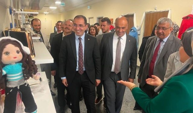 Toplum Ruh Sağlığı Merkezi kursiyerlerinin el emeği ürünleri sergilendi