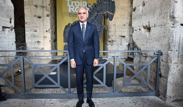 'Troya Sergisi' 221 eserle Roma'da