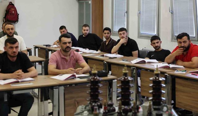 Türkiye'nin dört bir yanından gelen kursiyerler Erzincan'da eğitim alıyor