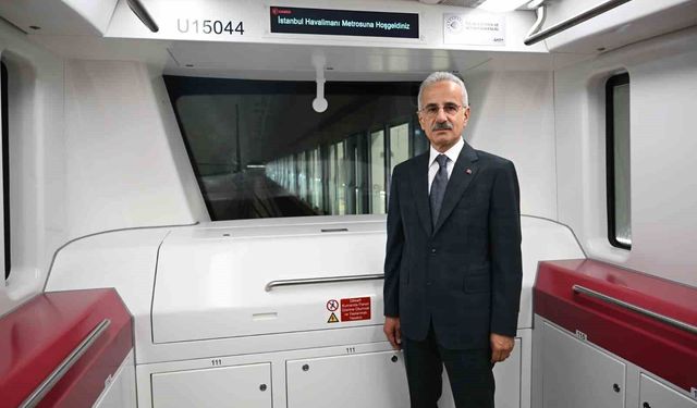 Ulaştırma ve Altyapı Bakanı Uraloğlu: '120 kilometre hıza ulaşan bir raylı metro hattından bahsediyoruz'