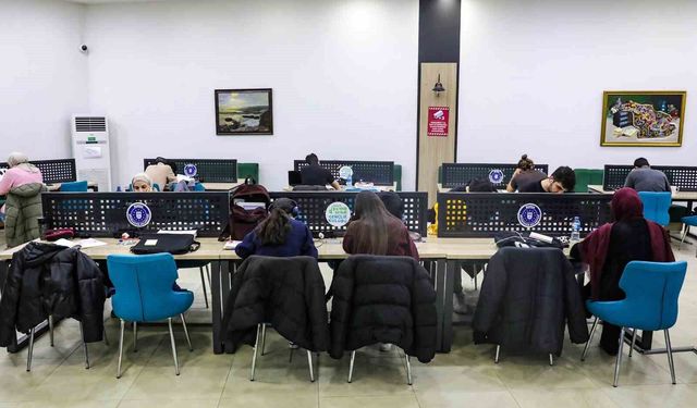 Üniversite adayları için deneme sınavı