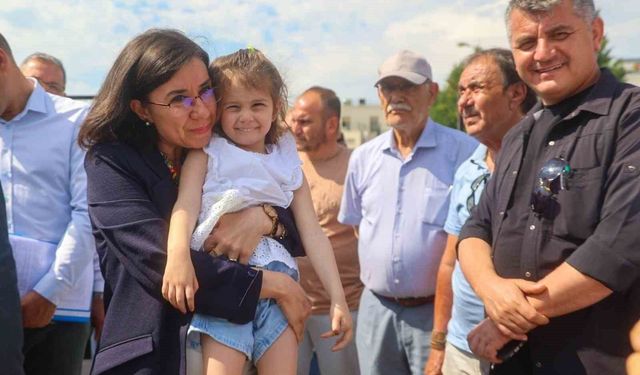 Uşak Belediye Başkan Vekili Özkan Sarayaltı Durağı'nda şoför esnafıyla buluştu
