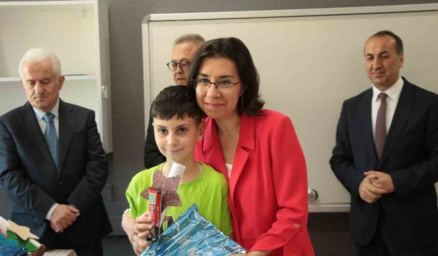 Uşak'ta 64 bin 344 öğrenci karne sevinci yaşadı