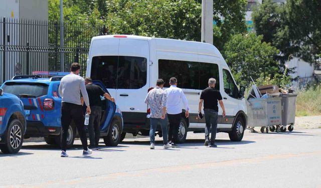 Uyuşturucu operasyonunda gözaltına alınan avukatlar adli tıbba sevk edildi