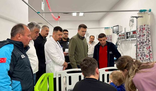 Vali Akmeşe, selde yaralanan vatandaşları hastanede ziyaret etti