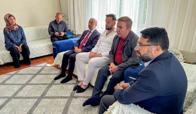 Vali Aydoğdu, babasını kaybeden öğrencinin ailesini ziyaret etti