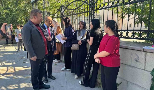 Vali Aydoğdu, LGS öncesi öğrenci ve velilerle bir araya geldi