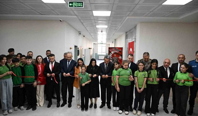 Vali Ekici: 'Bu topraklar için can vermeye hazır bir milletiz'