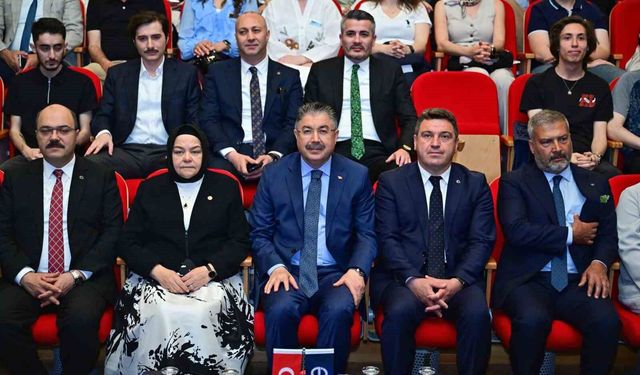 Vali Yılmaz: 'Gençlerin sesi bilimle yükseliyor'