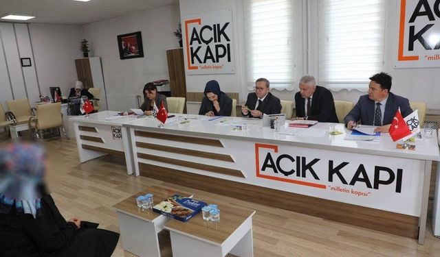 Vali Ziya Polat, Halk Günü'nde vatandaşların talep ve sorunlarını dinledi