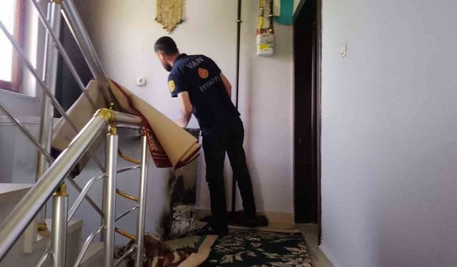 Van'da ev yangını