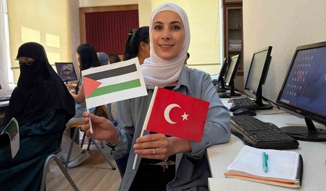 Yabancı gelinler Türkçe öğrenerek hayata uyum sağlıyor