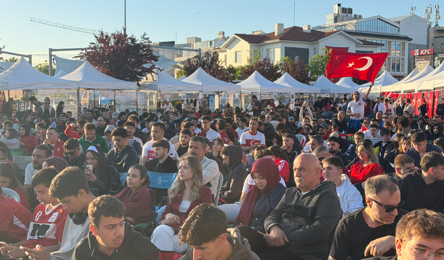 Yalova dev ekranda milli maç heyecanı