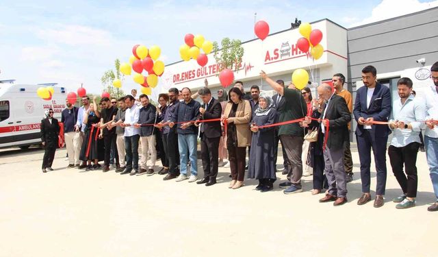 Yangında kaybettiği 8 yakını anısına 112 istasyonu ve 8 kurnalı şadırvan yaptırdı