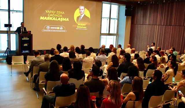 Yapay zeka çağında markalaşma İzmir'de masaya yatırıldı