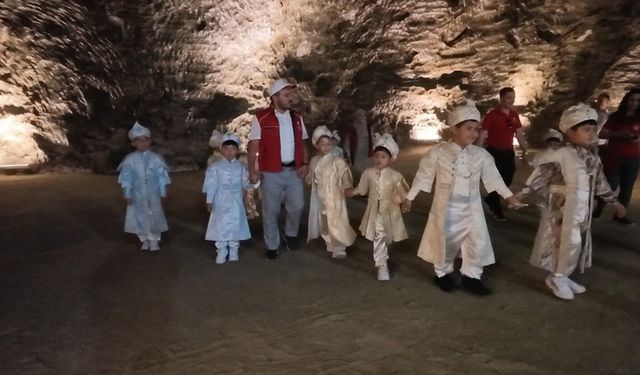 530 yıllık gelenek yerin 150 metre altında yaşatıldı