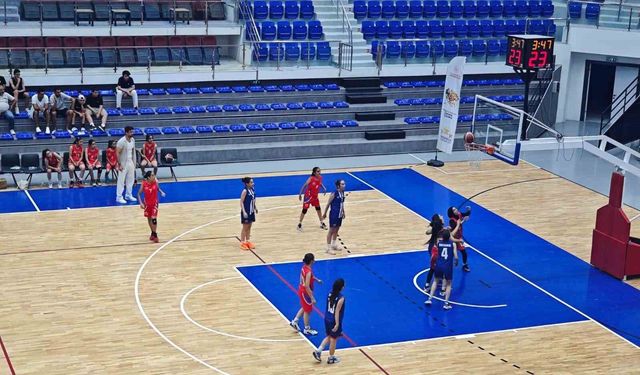 9 ilin yıldızları Malatya'da parkeye çıktı