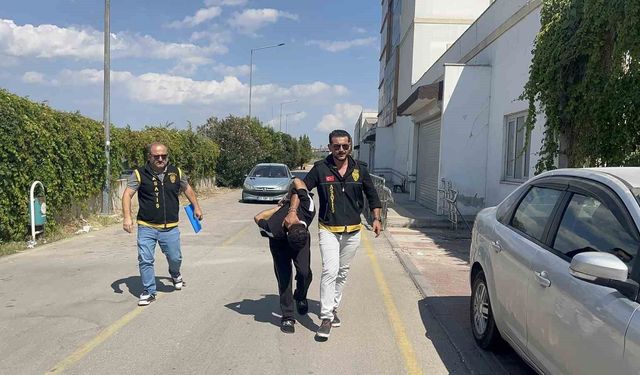Adana'da 3 kişiyi öldüren katil zanlısı adliyeye sevk edildi