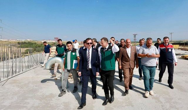 Ahlat içme suyu isale hattı projesi hızla ilerliyor