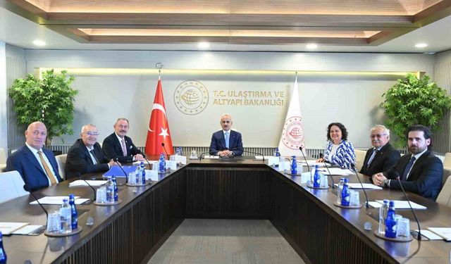 AK Partili başkanlar, Ulaştırma ve Altyapı Bakanı Uraloğlu ile görüşüldü