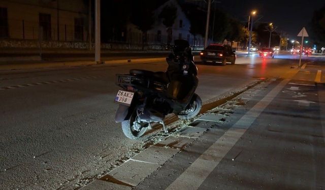 Alkollü sürücünün kullandığı motosiklet kaza yaptı: 2'si çocuk 3 yaralı