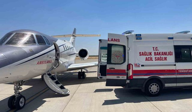 Ambulans uçak 14 günlük bebek için Mardin'den havalandı