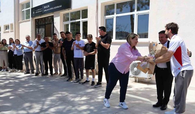 Avrupa Şampiyonu Bilecikli güreşçiye coşkulu karşılama